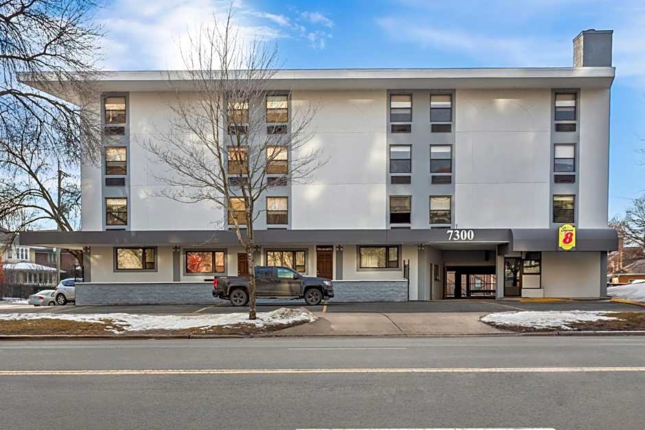 Super 8 by Wyndham Chicago IL