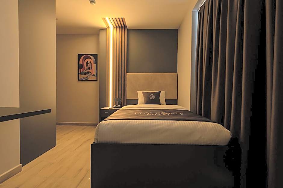 FLY POINT AIRPORT HOTEL