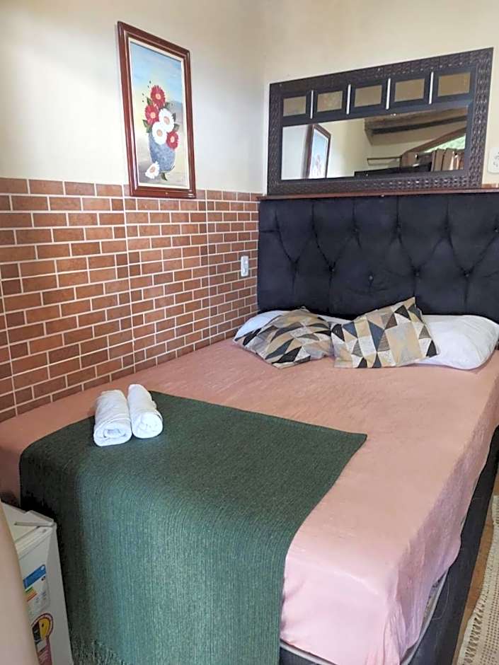 Pousada Marambaia Café - Praiana, econômica, Com café da manhã, piscina e hidromassagem ao ar livre - Frente para o mar