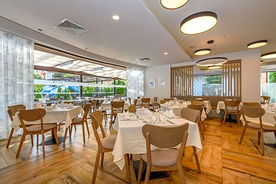 Lion Sunny Beach Hotel