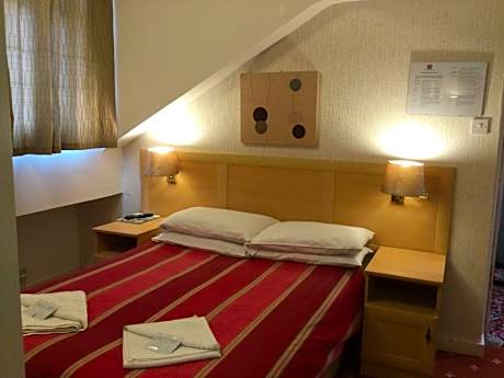 Rear-Facing Double Room