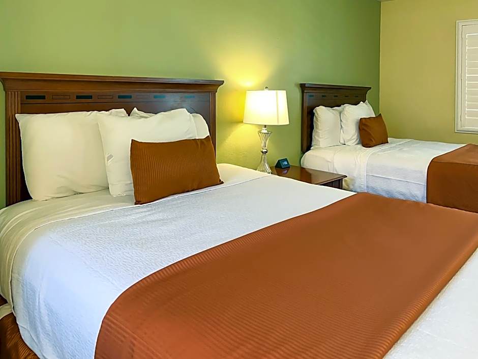 Photo 1 of 24 of 2 Queen Beds, Nonsmoking
