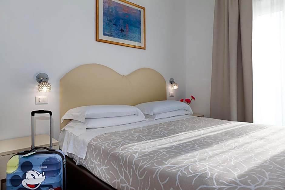 MoMo Seaview Hotel
