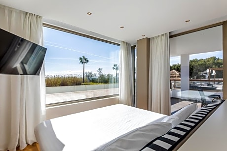 Junior Suite Deluxe with Sea View