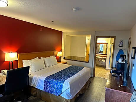 King Suite with Whirlpool - Non-smoking