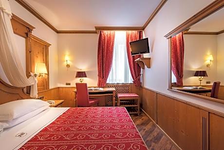 Superior Triple Room (2 Adults + 1 Child)