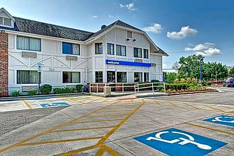 Motel 6-Glenview, IL - Chicago North