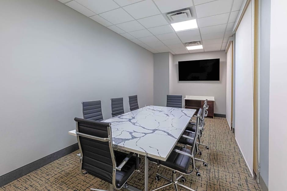  La Quinta Inn & Suites by Wyndham Dallas - Frisco Stadium
