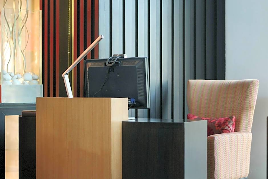 Courtyard by Marriott Gurugram Downtown