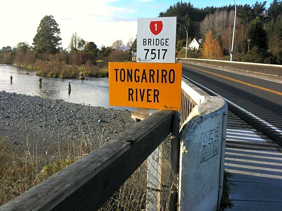 Rainbow Motel & Hot Pools