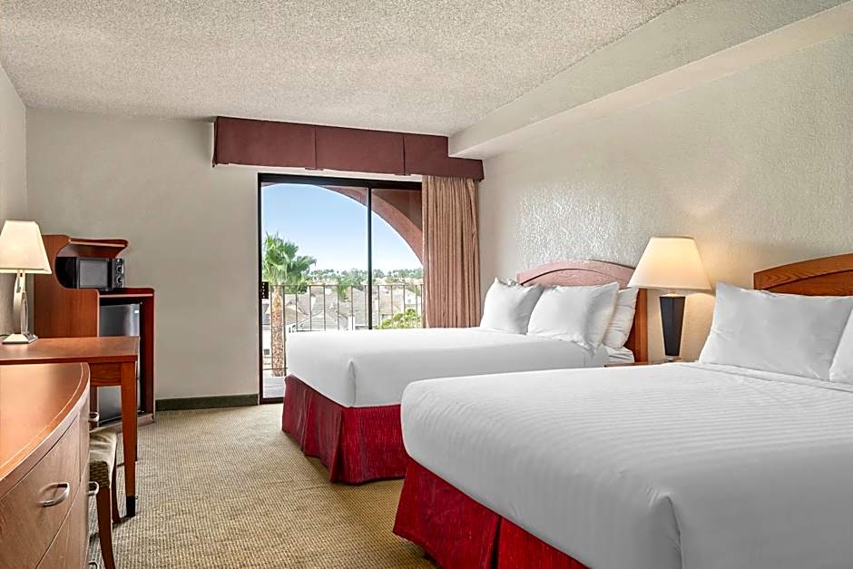 Golden Sails Hotel