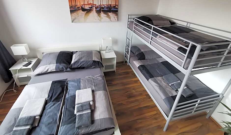 Eva&#x27;s Hostel - Self Check-In &amp; Only Private Rooms