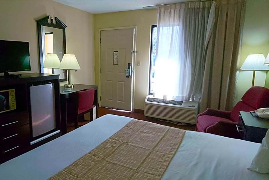 Travelodge by Wyndham Knoxville East