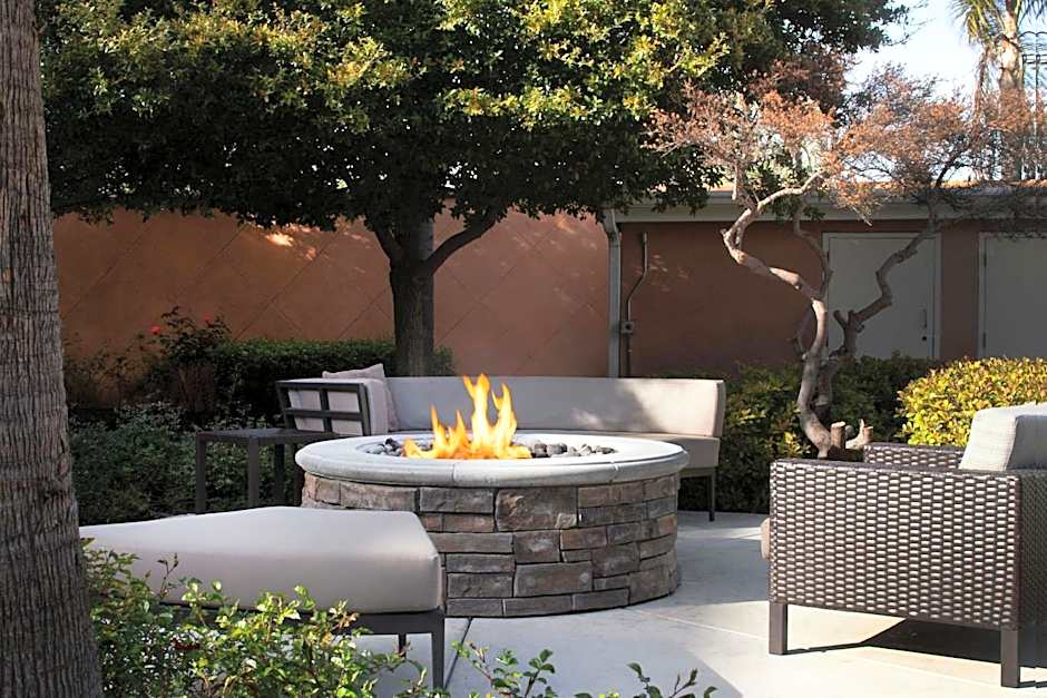 Courtyard by Marriott Oakland Airport