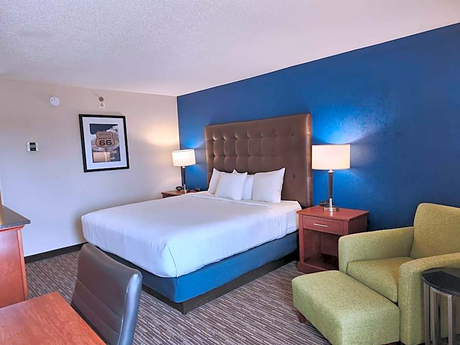 Heritage Inn & Suites St. Louis/Fenton, Trademark by Wyndham