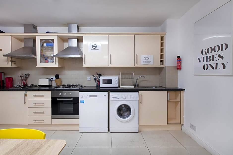 Tooting Broadway Studios & Rooms by PrimeCityHosts