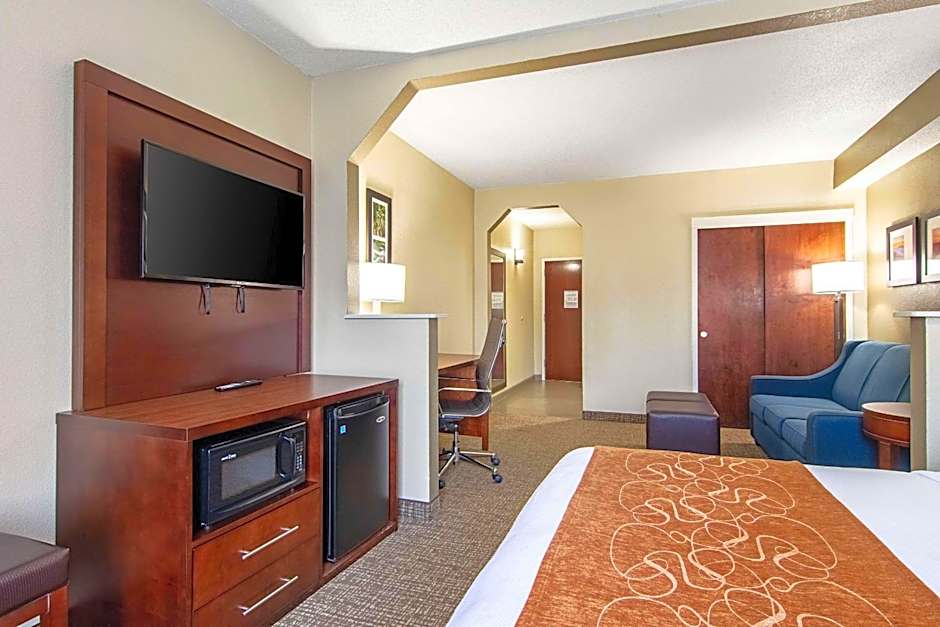 Comfort Suites Knoxville Airport