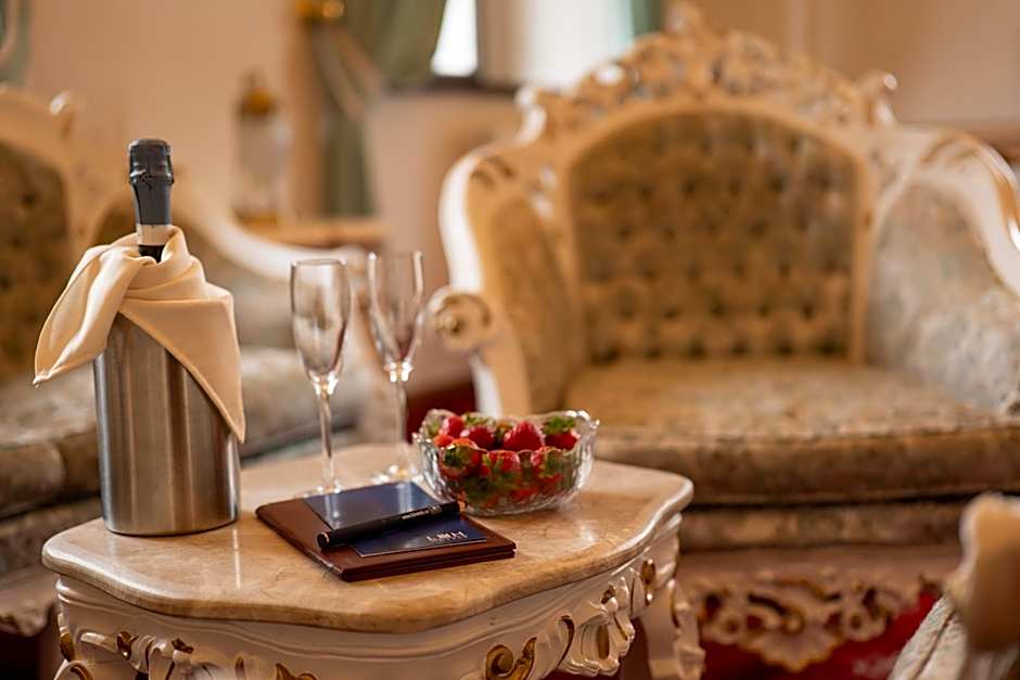 LH Hotel Gold