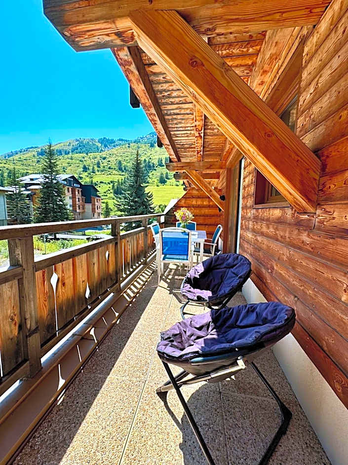 Appartement Vars sur les pistes de ski avec piscine