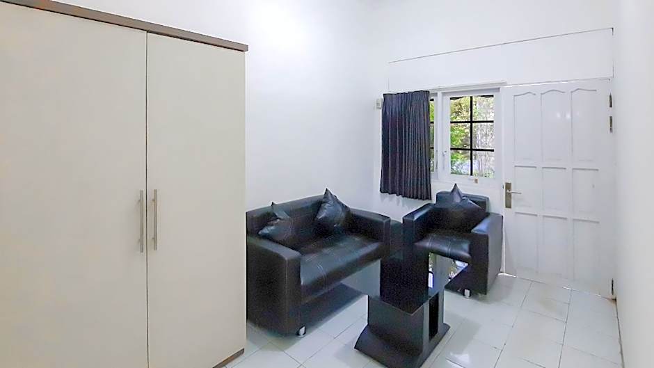 RedDoorz near Universitas Palangkaraya 3