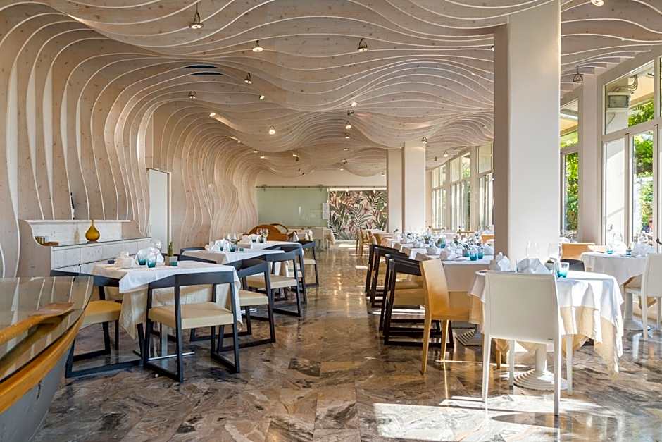 Hotel Baia Azzurra - Lake Front