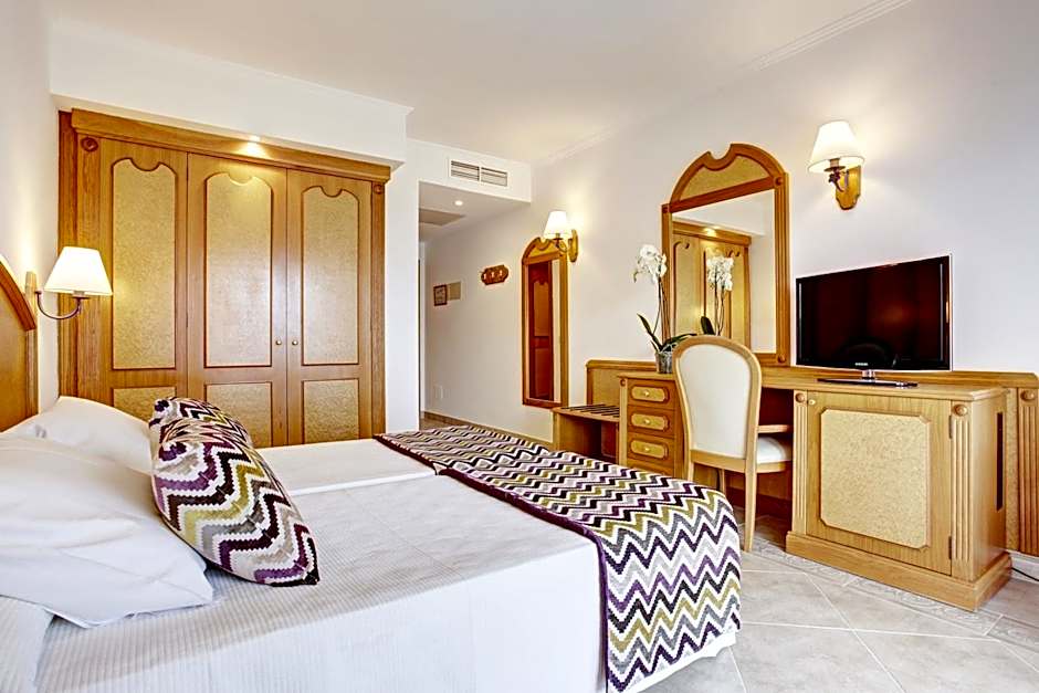 Grupotel Santa Eulària & Spa - Adults Only
