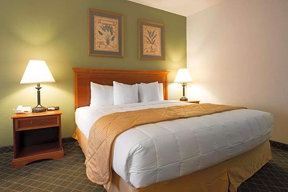 Clarion Inn & Suites Aiken South