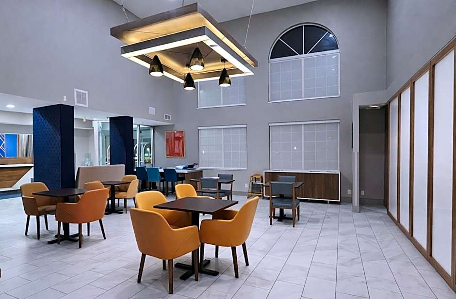 Holiday Inn Express Hotel & Suites Pierre-Fort Pierre By IHG