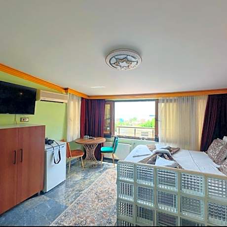 Deluxe Suite with Sea View