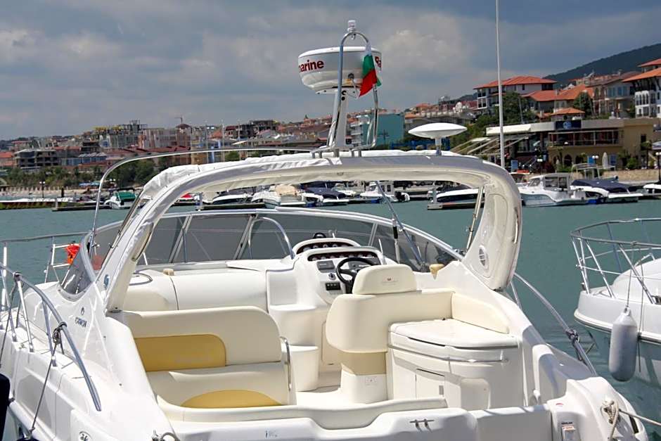 Breeze Apartment Complex