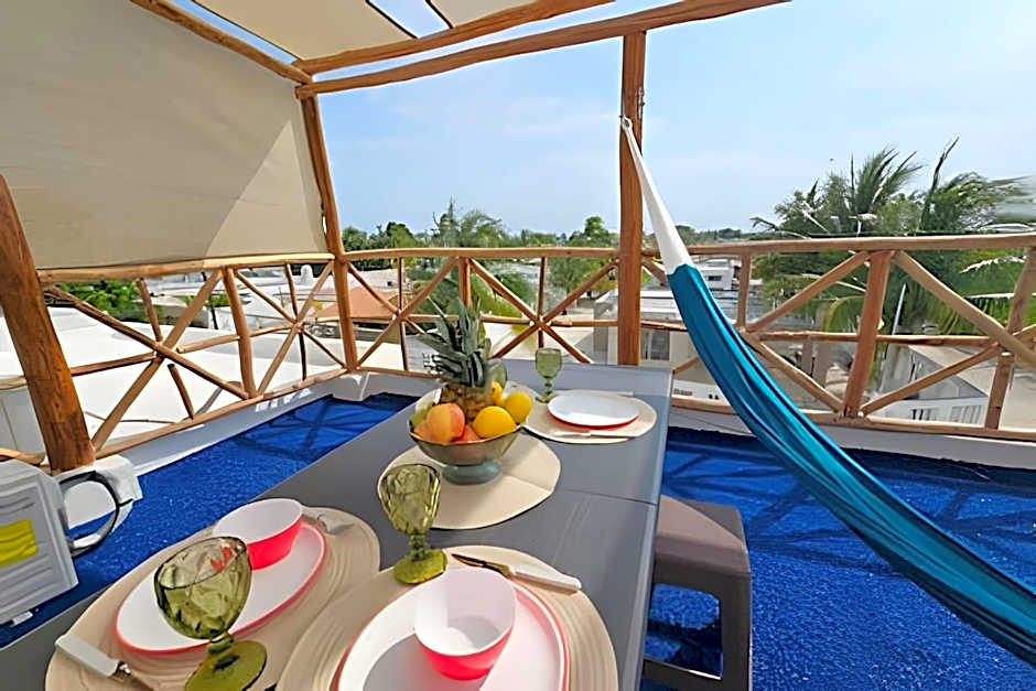 Villa con alberca, a una cuadra del mar