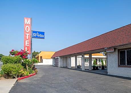 Starlite Motel