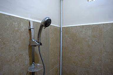 RedDoorz near Millenium Waterpark Palu