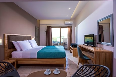 Deluxe Beach Double or Twin Room on the Second Floor