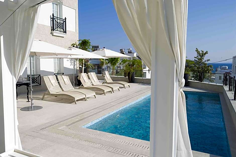 Ena Boutique Hotel & Residences