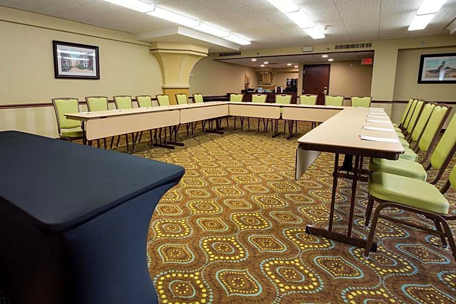 Pear Tree Inn St. Louis Convention Center