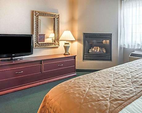 Business King Room - Accessible/Non-Smoking