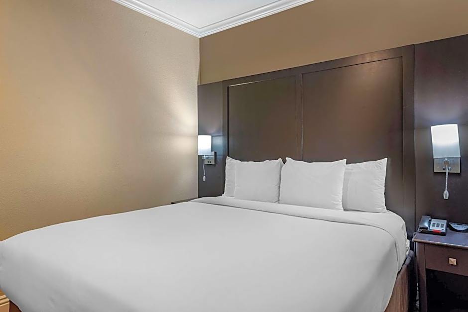 Comfort Inn & Suites Huntington Beach