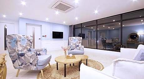 Tongyeong Gray Hotel