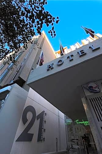 Twenty One Hotel
