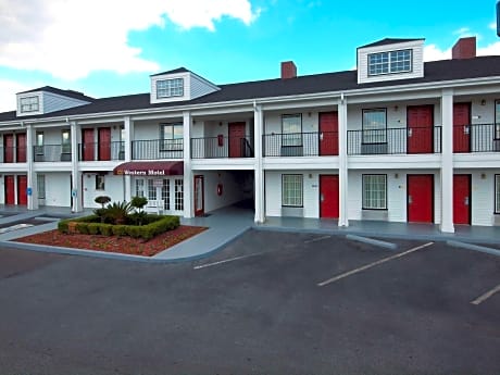 Western Motel Fitzgerald