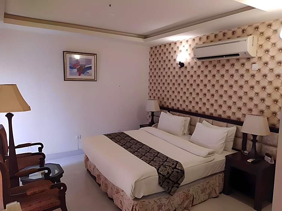 Royal Desert Palm Hotel