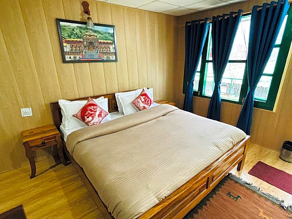 Himalayan High, Auli, by Himalayan Eco Lodges