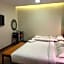 W Hotel Cemerlang