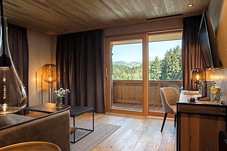 Suite with Lake View