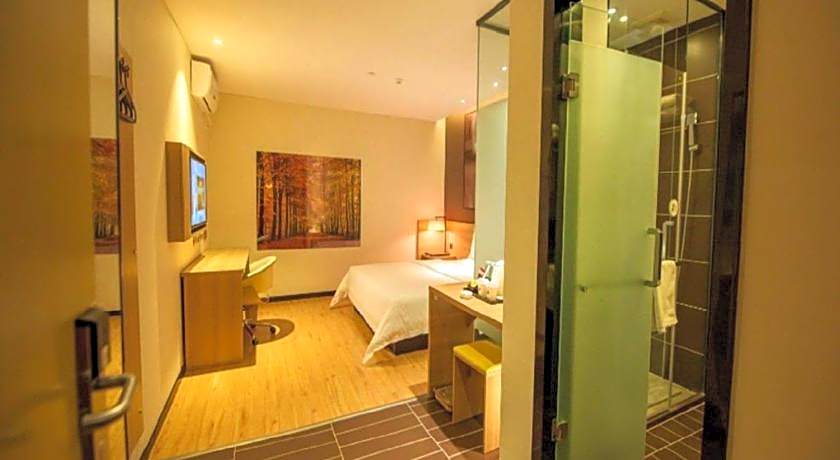 IU Hotel Chengdu Pengzhou Municipal Government Branch