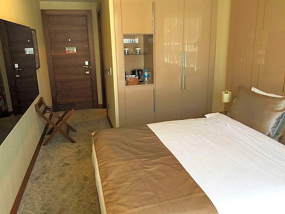 Inera Hotel