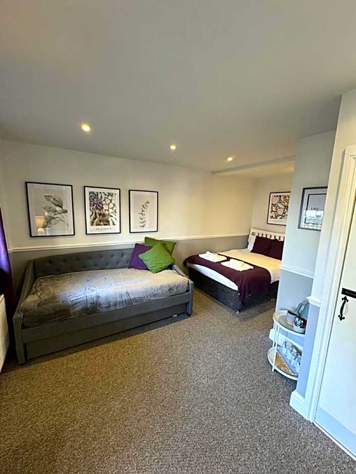 The Windsor Trooper Pub & Inn