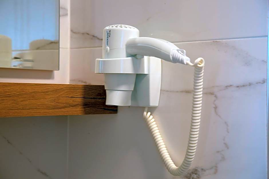 Golden World Suite Hotel