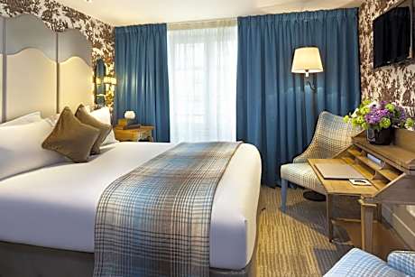 Family Suite (4 People)